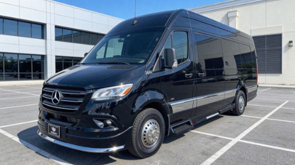 10 passenger sprinter van kent
