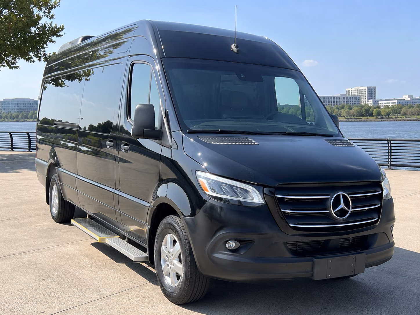 kent 20 passenger sprinter van